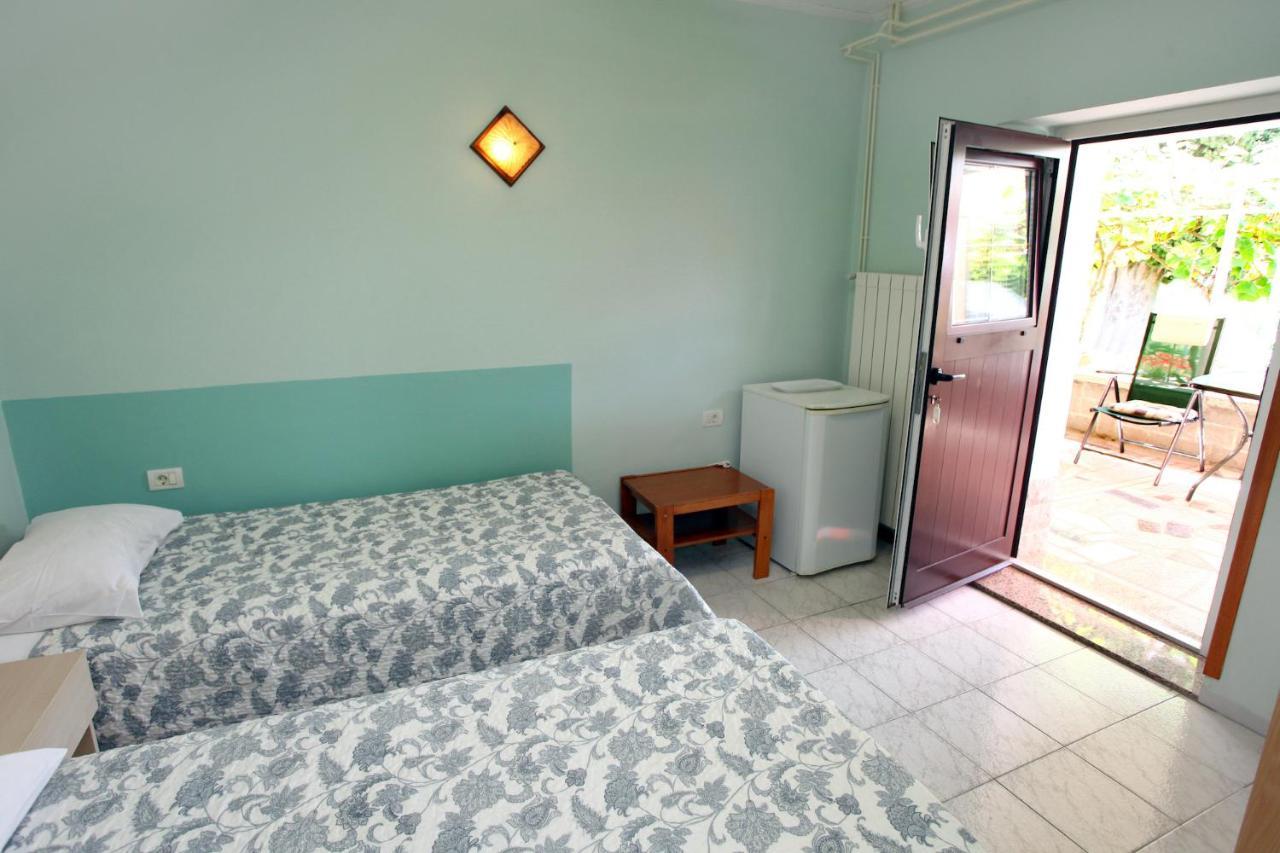 Dino Studio And Room Apartments Порторож Экстерьер фото