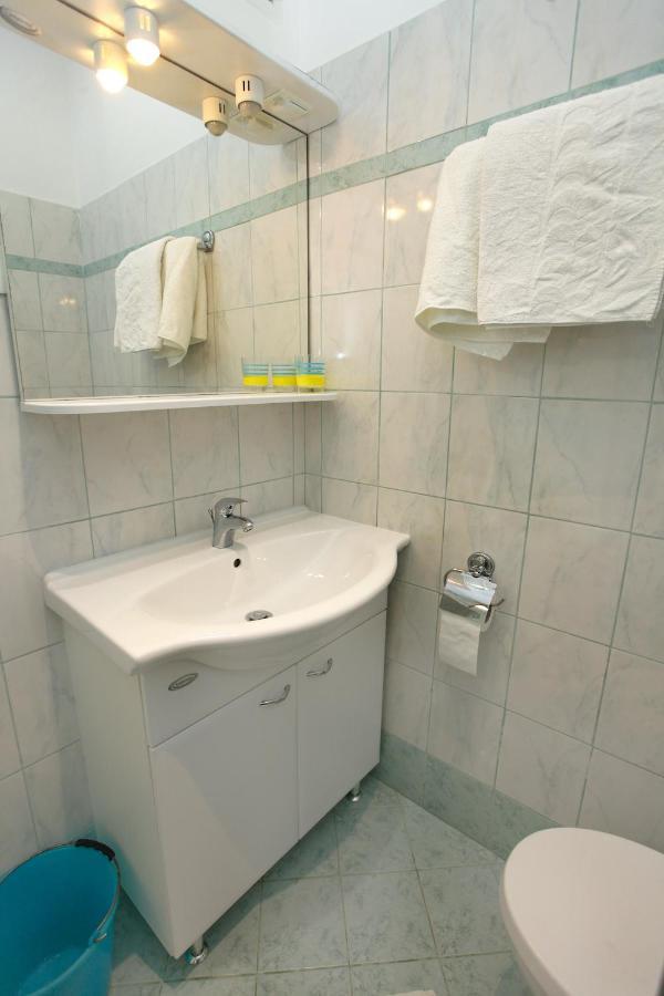 Dino Studio And Room Apartments Порторож Экстерьер фото