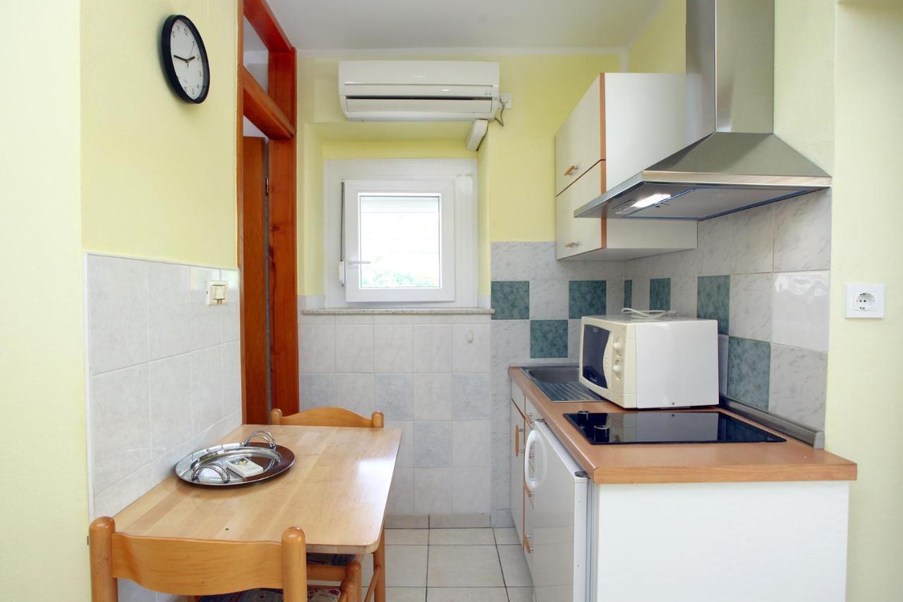 Dino Studio And Room Apartments Порторож Экстерьер фото