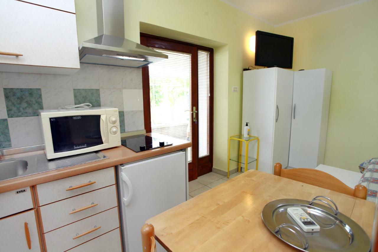 Dino Studio And Room Apartments Порторож Экстерьер фото
