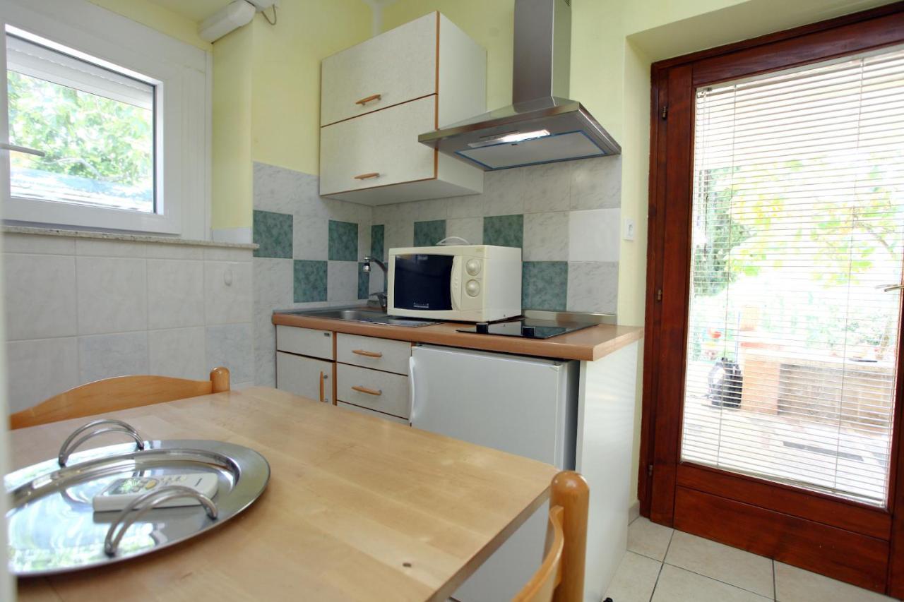 Dino Studio And Room Apartments Порторож Экстерьер фото