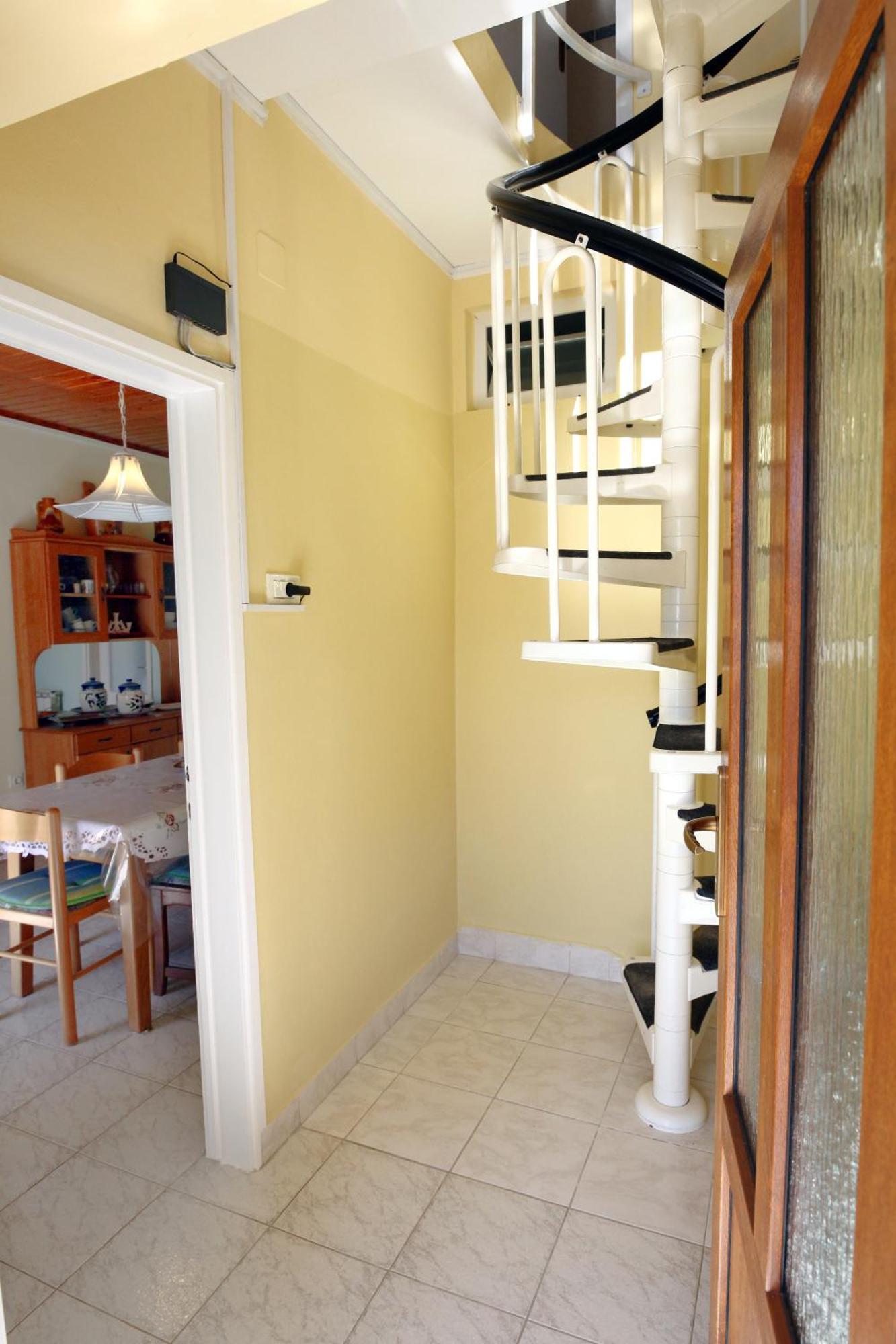 Dino Studio And Room Apartments Порторож Экстерьер фото