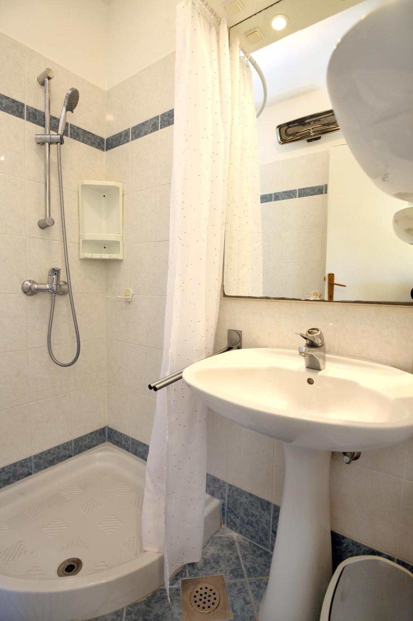 Dino Studio And Room Apartments Порторож Экстерьер фото